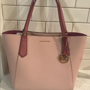 ‼️SOLD ON MERC‼️NWT Michael Kors Kimberly tote